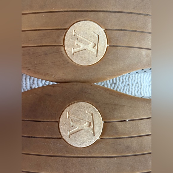 Authentic LOUIS VUITTON Women leather Sneakers, Off-White. Size 37, US size 6.5 - Picture 11 of 13